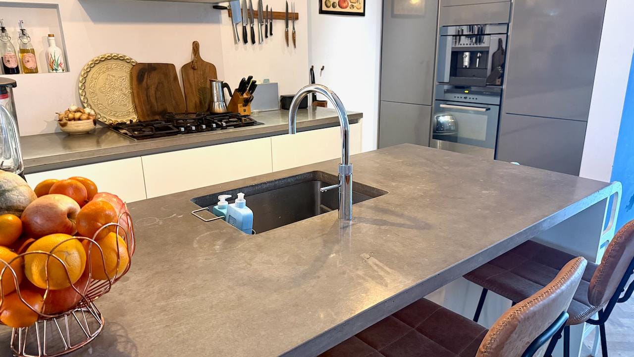 Photo 9 of Adelheidstraat 26