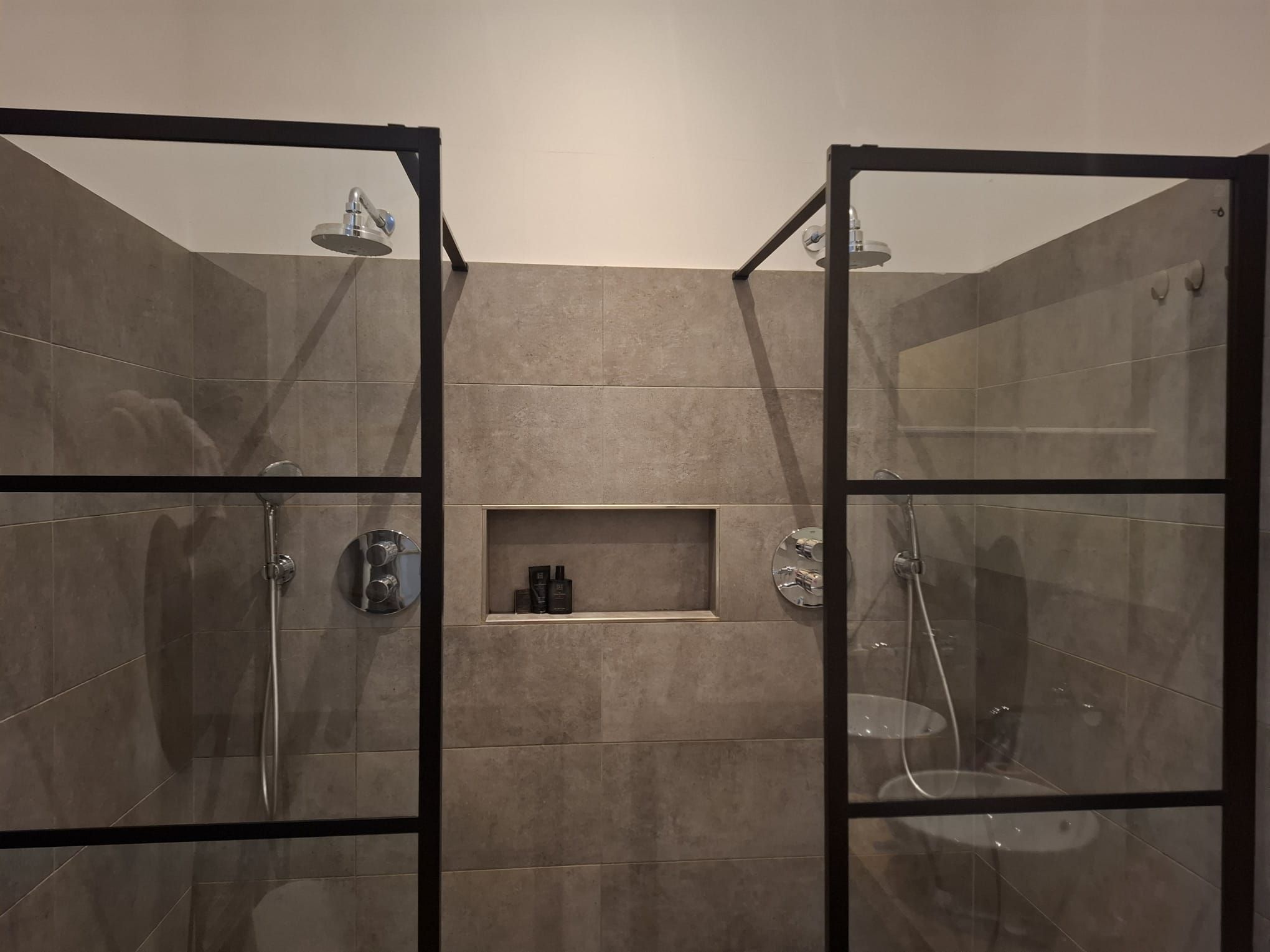 Photo 18 of Adelheidstraat 26