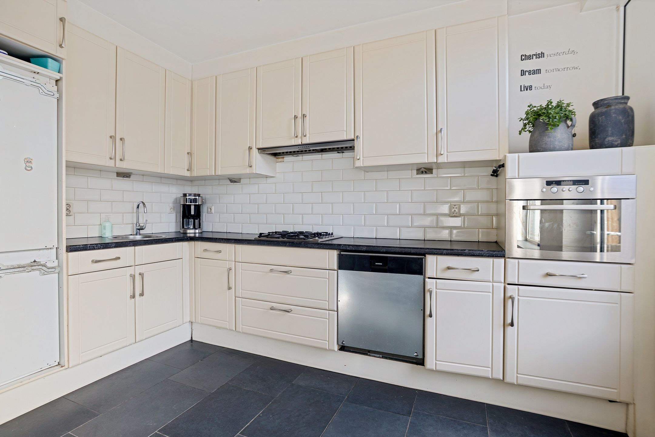 Foto 6 van Dahliastraat 33