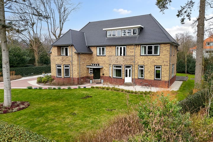 Photo 4 of Koninginneweg 10