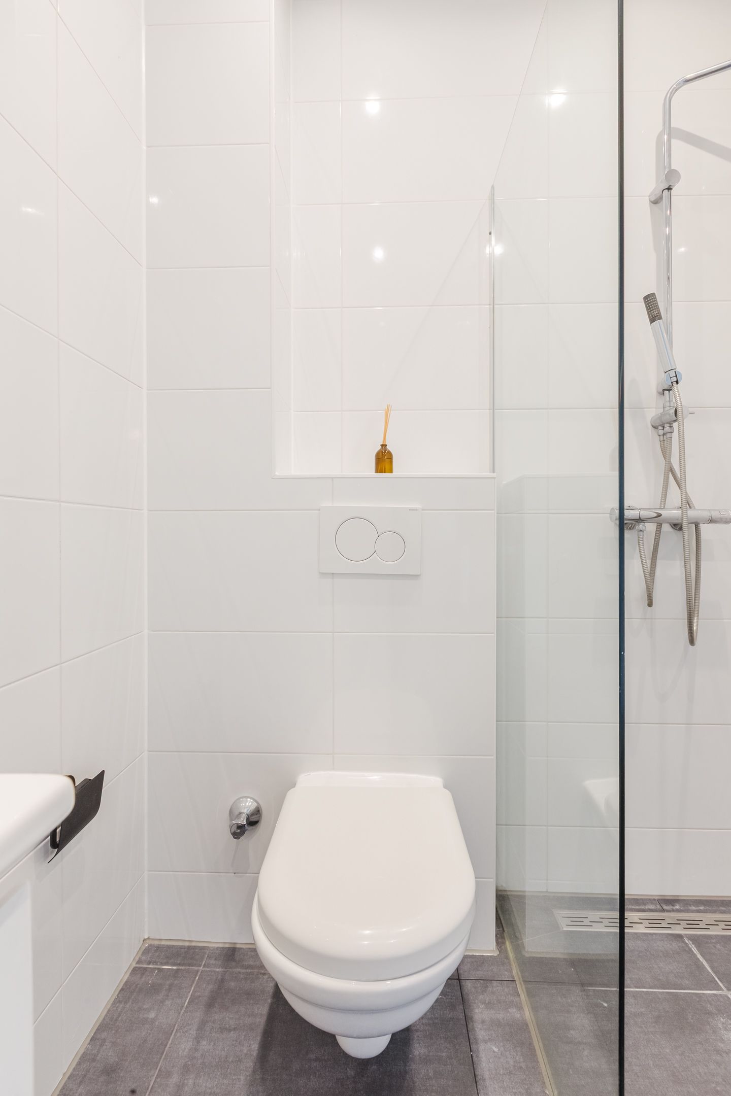 Renovated Studio in Modern Amsterdam Building with Energy Label A — 21