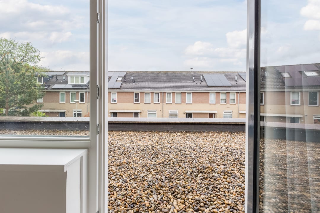 Renovated Studio in Modern Amsterdam Building with Energy Label A — 23