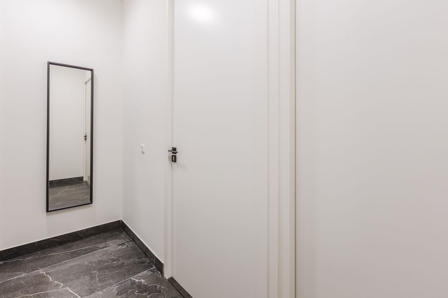 Renovated Studio in Modern Amsterdam Building with Energy Label A — 19