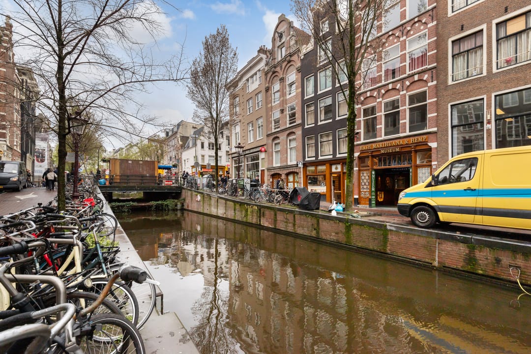 Foto 31 van Oudezijds Achterburgwal 152-C