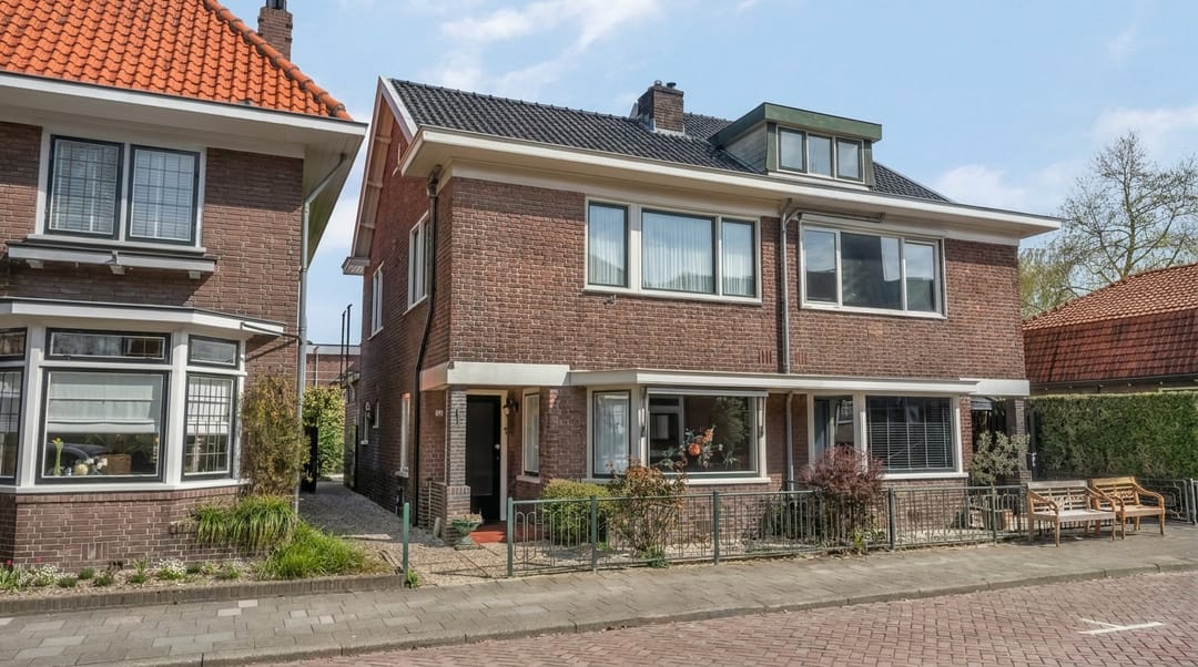 Foto 1 van Nairacstraat 27