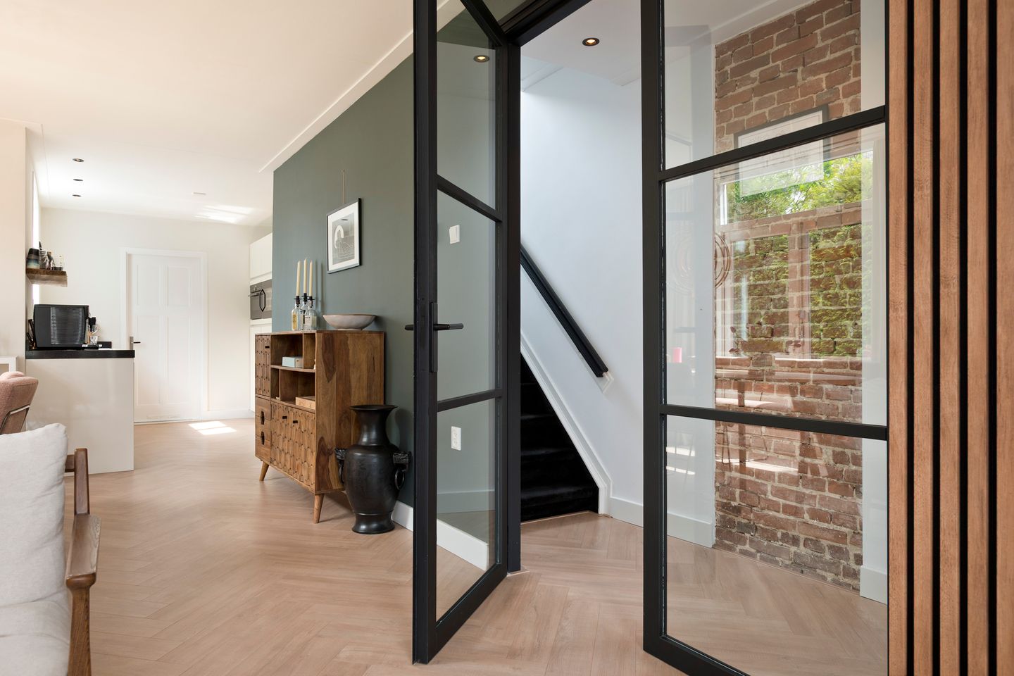 Foto 10 van Jan van Embdenweg 30