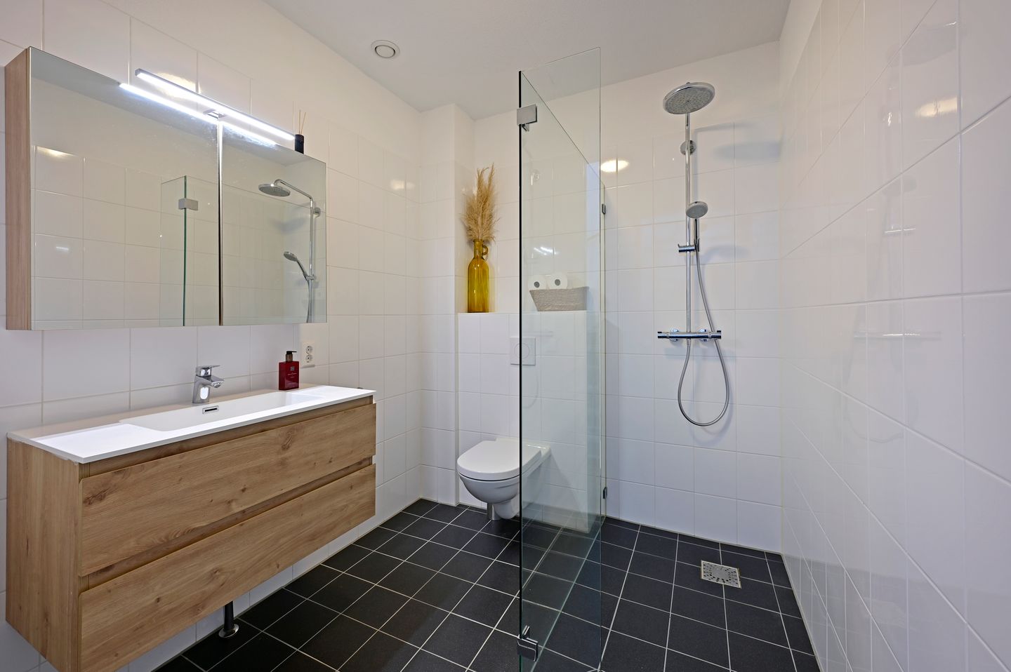 Foto 10 van Grendel 8