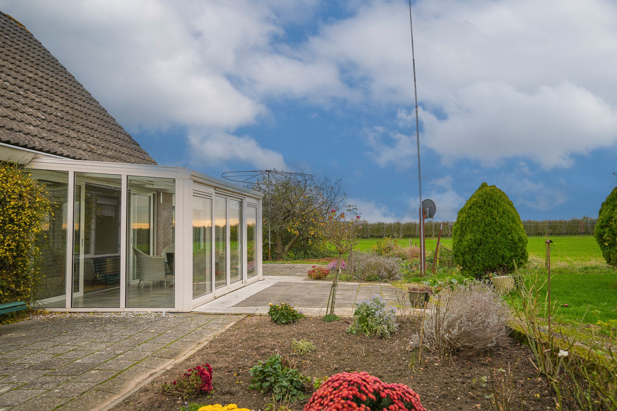 Detached farmhouse with spacious grounds and development potential in the Betuwe — 27