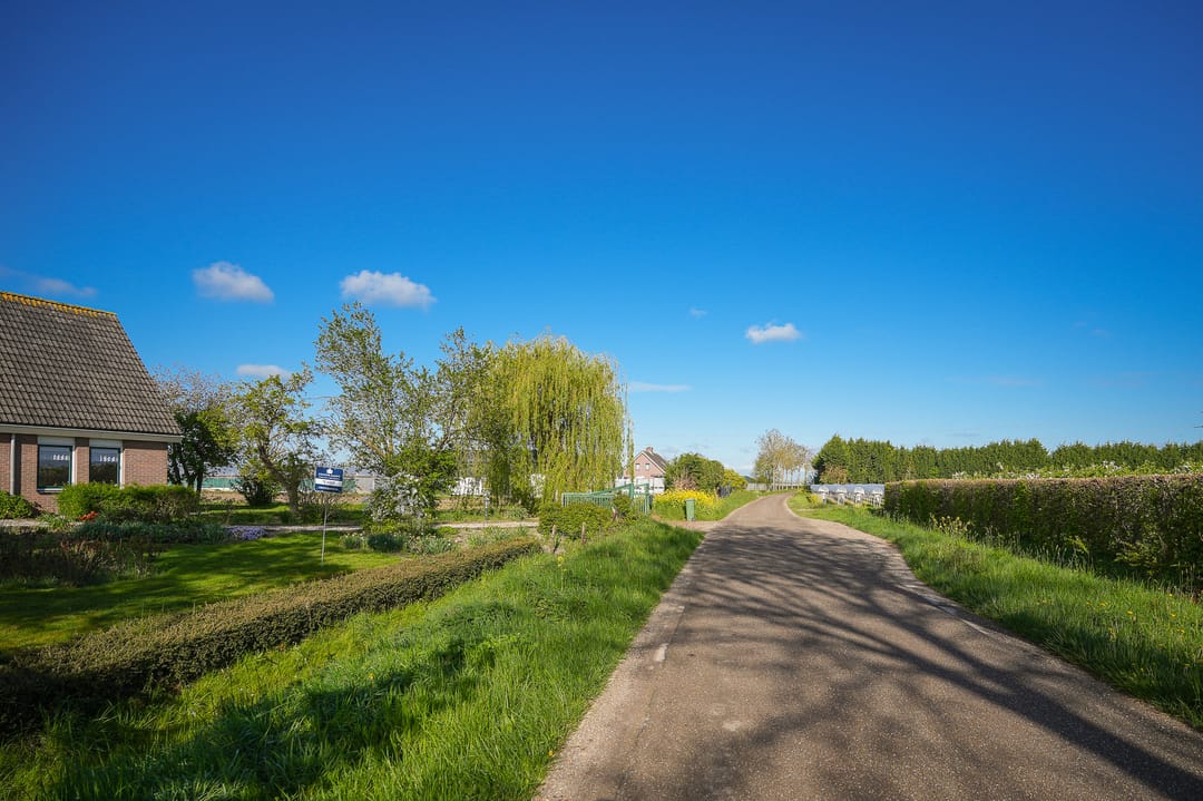 Detached farmhouse with spacious grounds and development potential in the Betuwe — 47