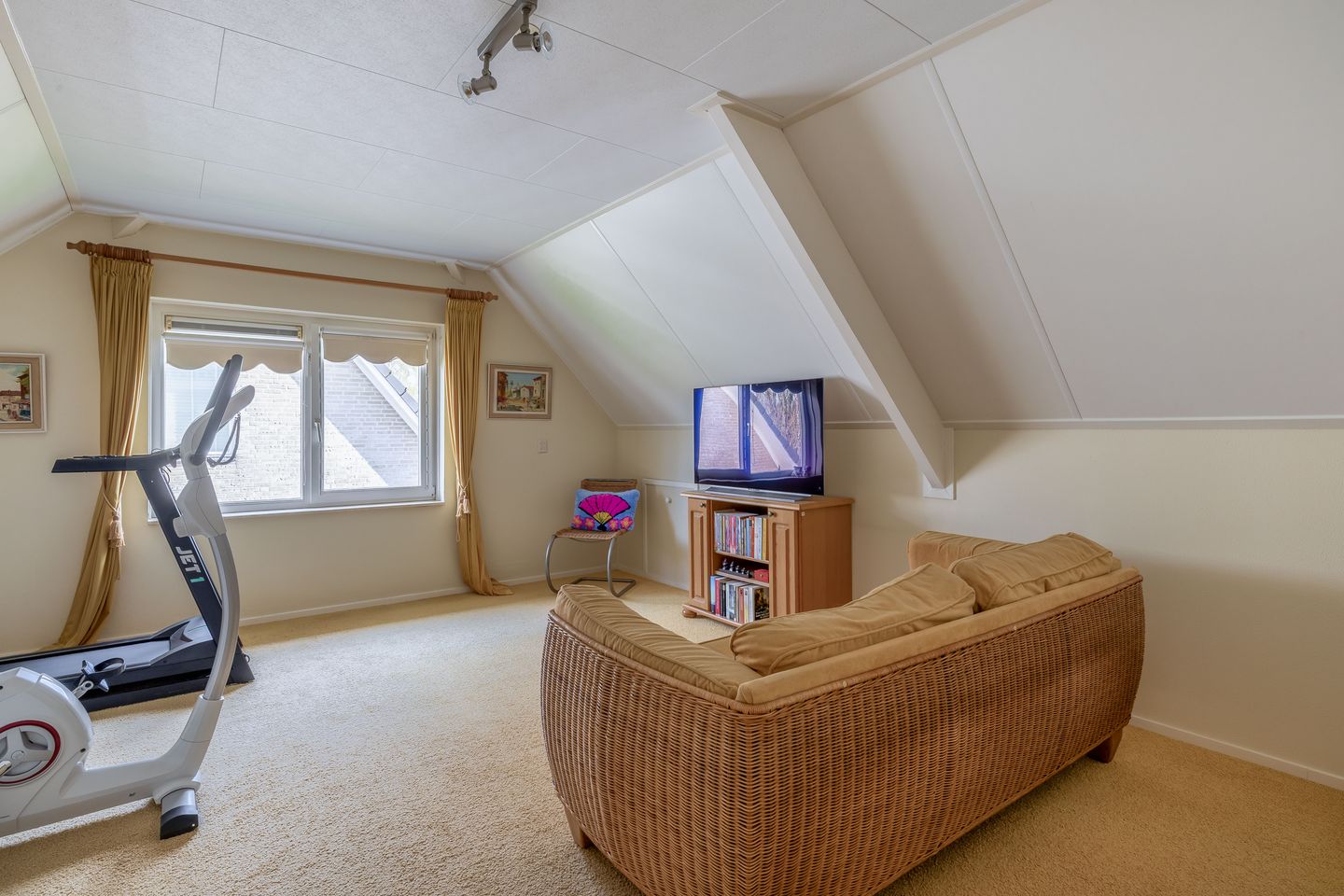 Foto 40 van Korenbloemweg 14