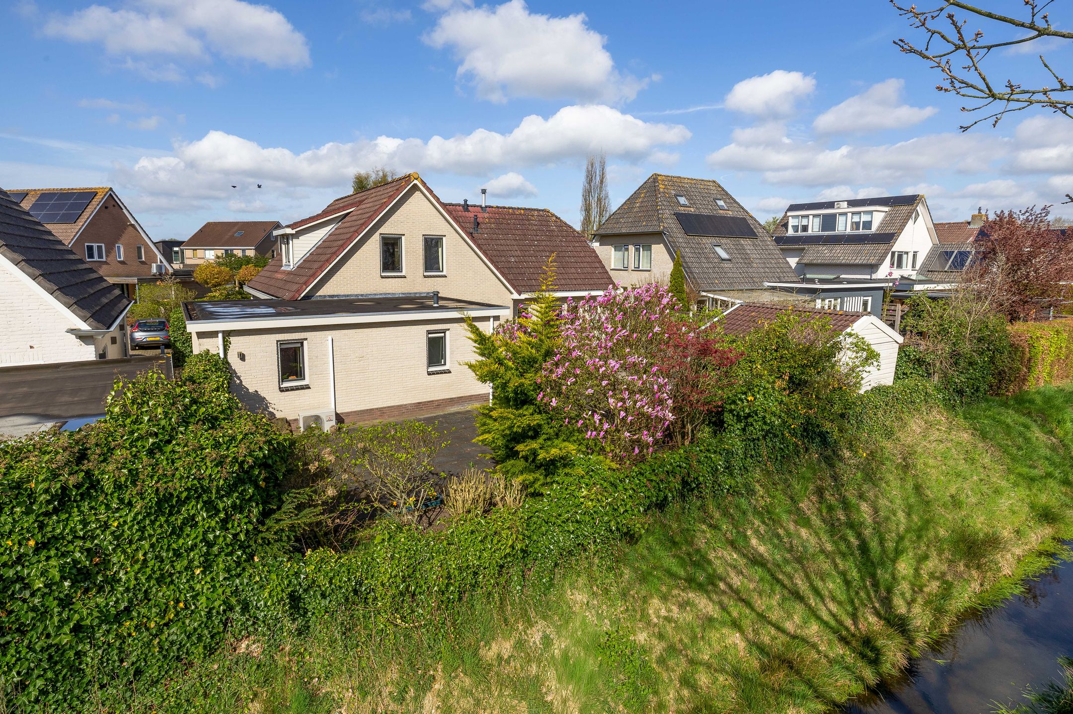 Foto 66 van Korenbloemweg 14