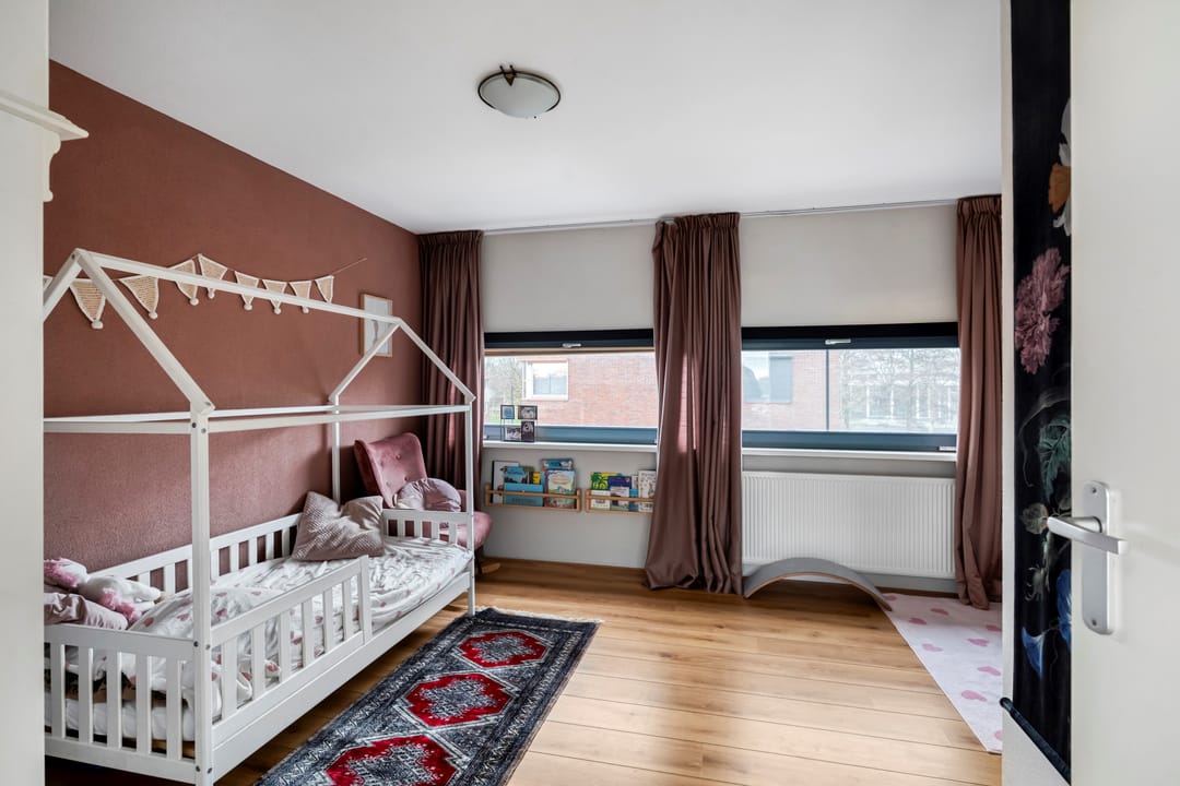 Photo 11 of Ledastraat 19