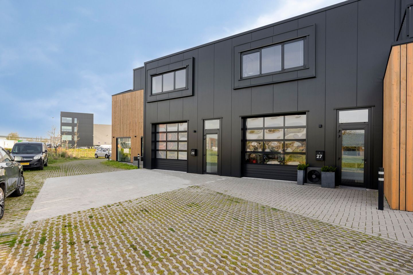 View photo 3 of Dijkleger 27