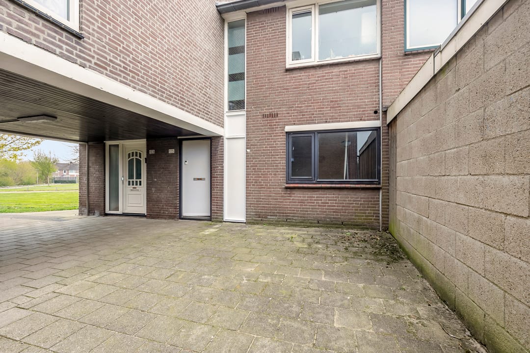 Foto 16 van Delfzijlstraat 125