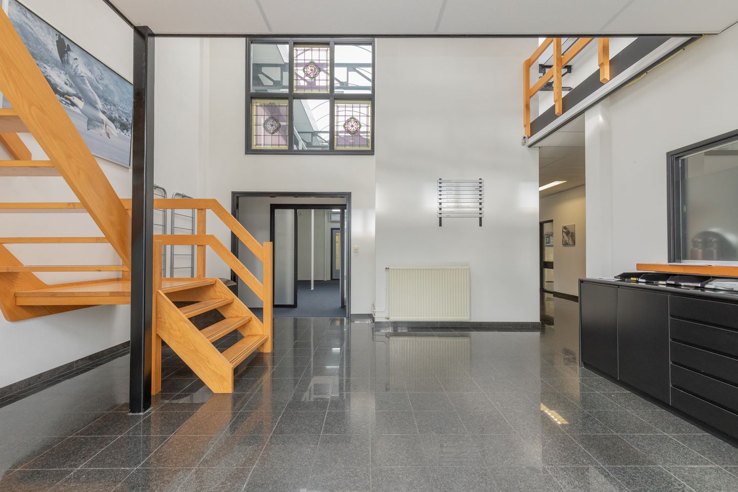 View photo 3 of Haarlemmerstraat 5