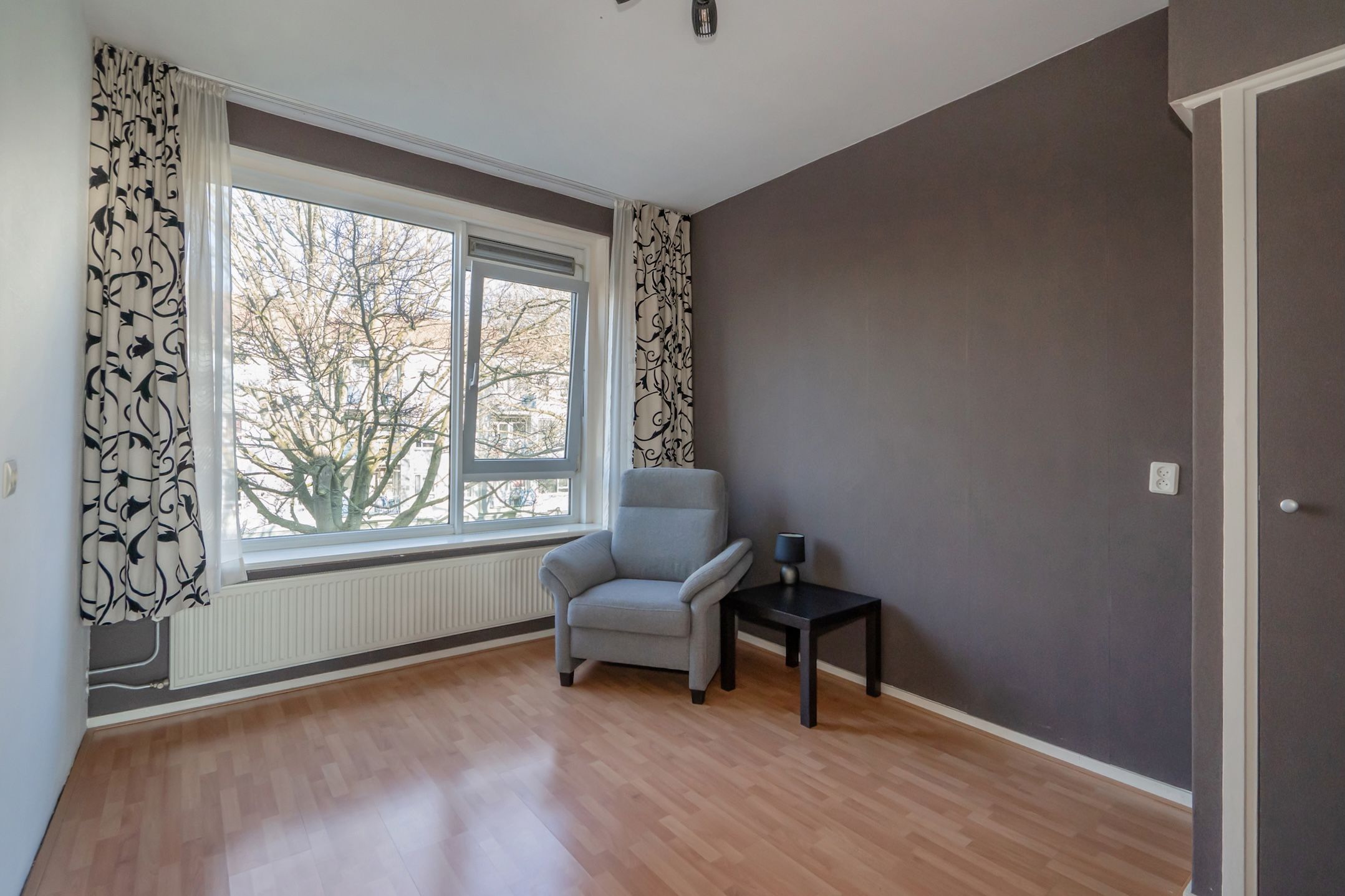 Spacious and Light Apartment with Balcony in Artiestenbuurt — 12