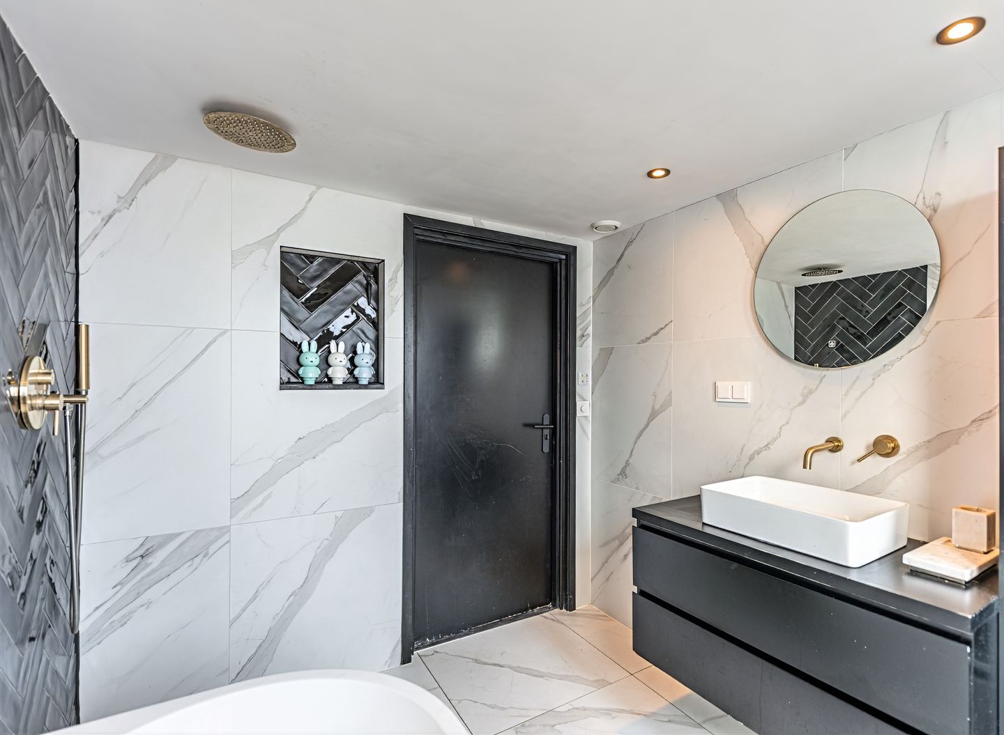 Photo 14 of Hortensiastraat 11