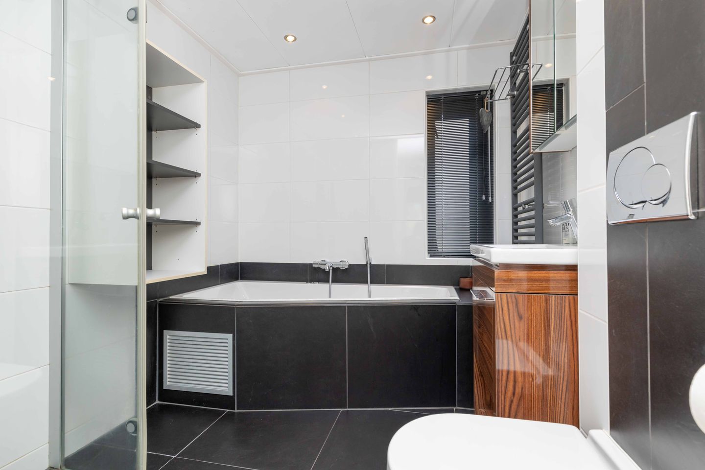 Foto 25 van Eykmanhof 47