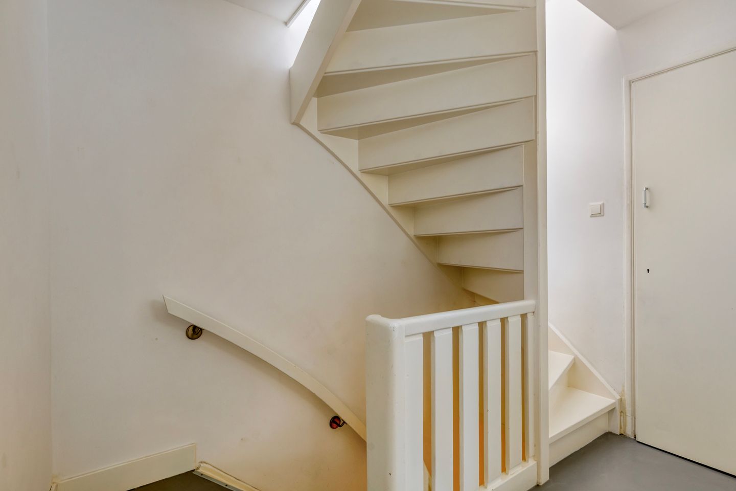 Foto 19 van Veeteeltstraat 12-B