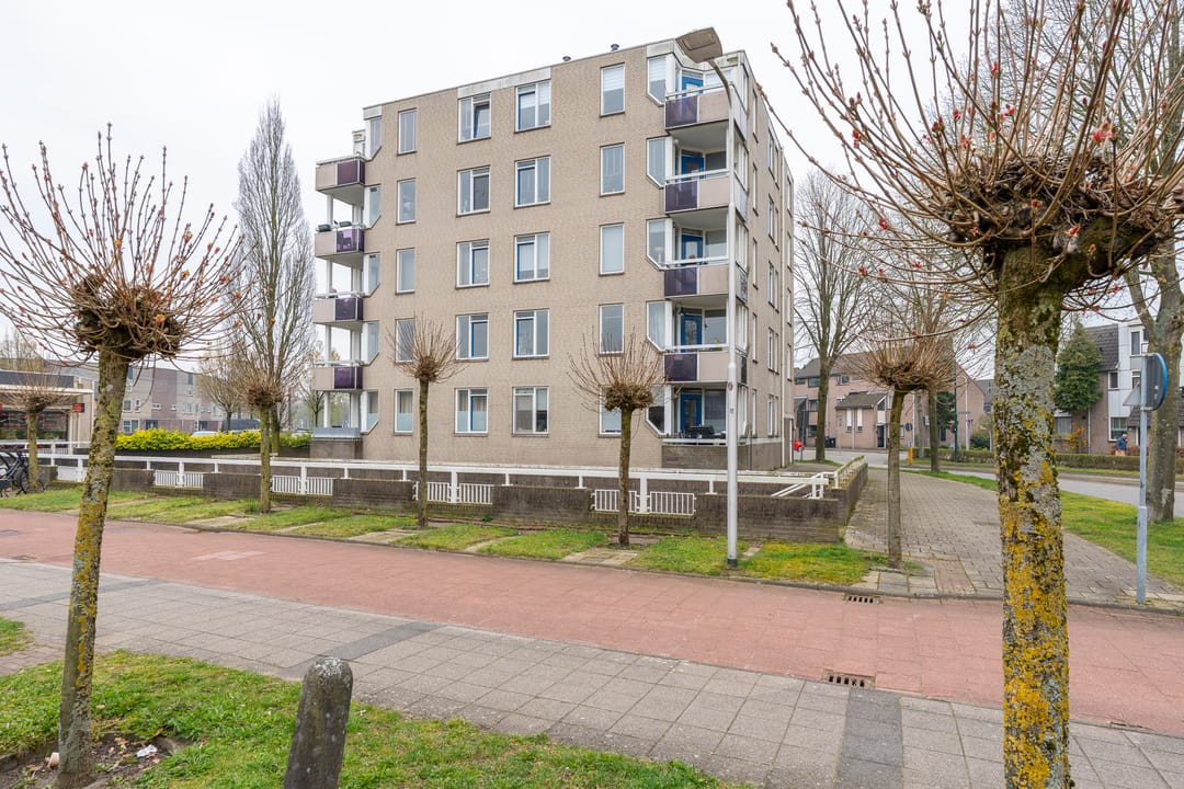 Renovated 3-Room Apartment with Modern Finishing and Central Location in IJsselstein — 41