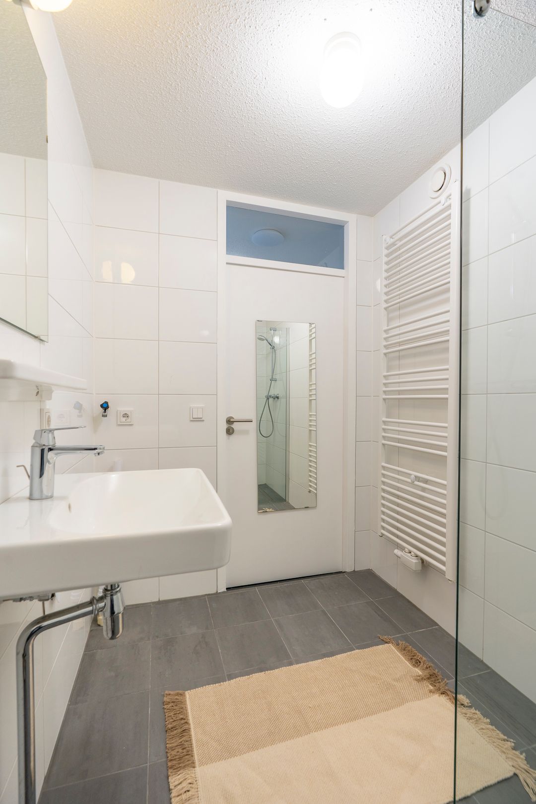 Renovated 3-Room Apartment with Modern Finishing and Central Location in IJsselstein — 37
