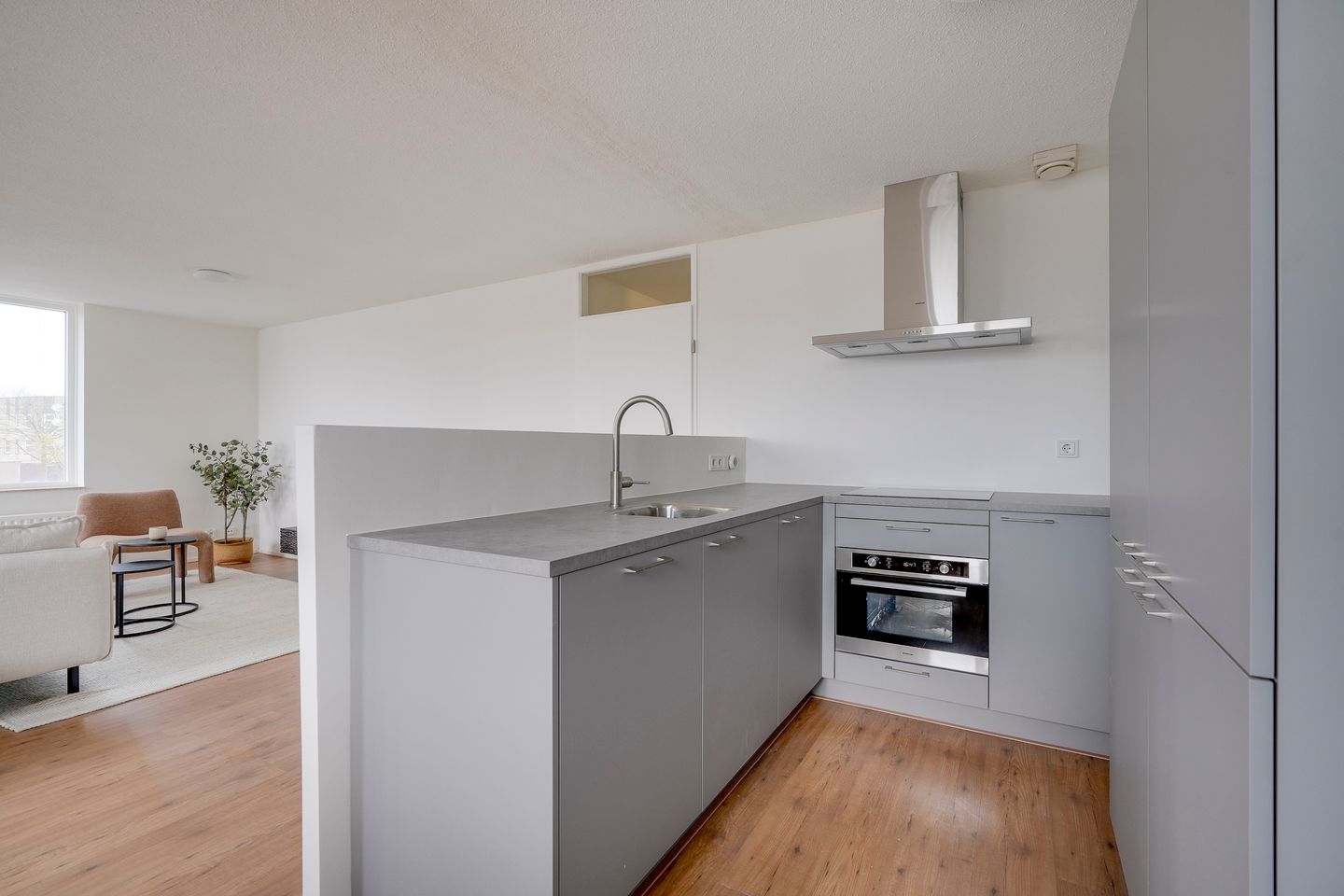 Renovated 3-Room Apartment with Modern Finishing and Central Location in IJsselstein — 19