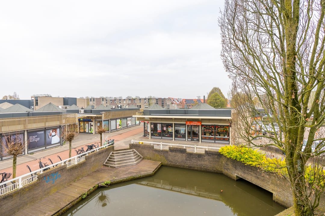 Renovated 3-Room Apartment with Modern Finishing and Central Location in IJsselstein — 26