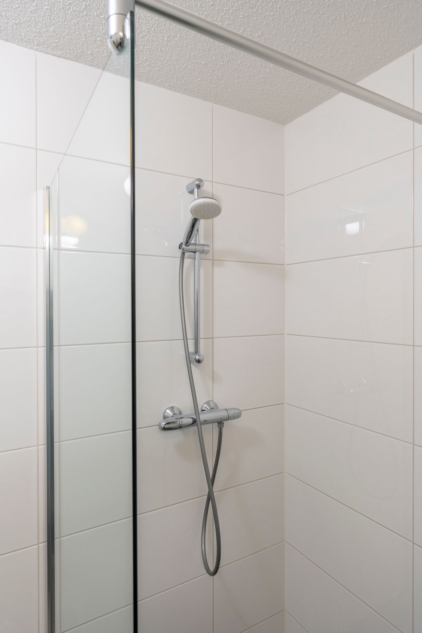 Renovated 3-Room Apartment with Modern Finishing and Central Location in IJsselstein — 36