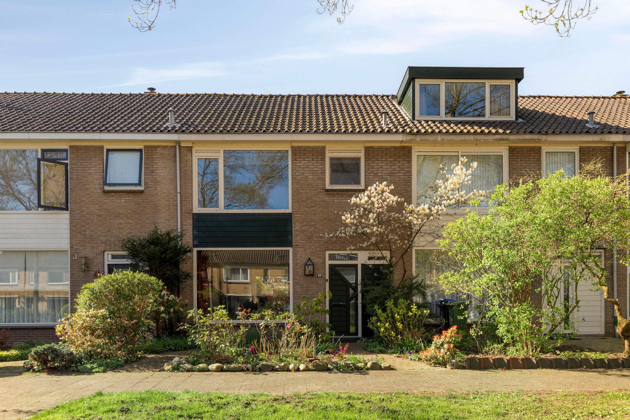 Comfortable terraced home with four bedrooms and south-facing garden in De Meern — 30