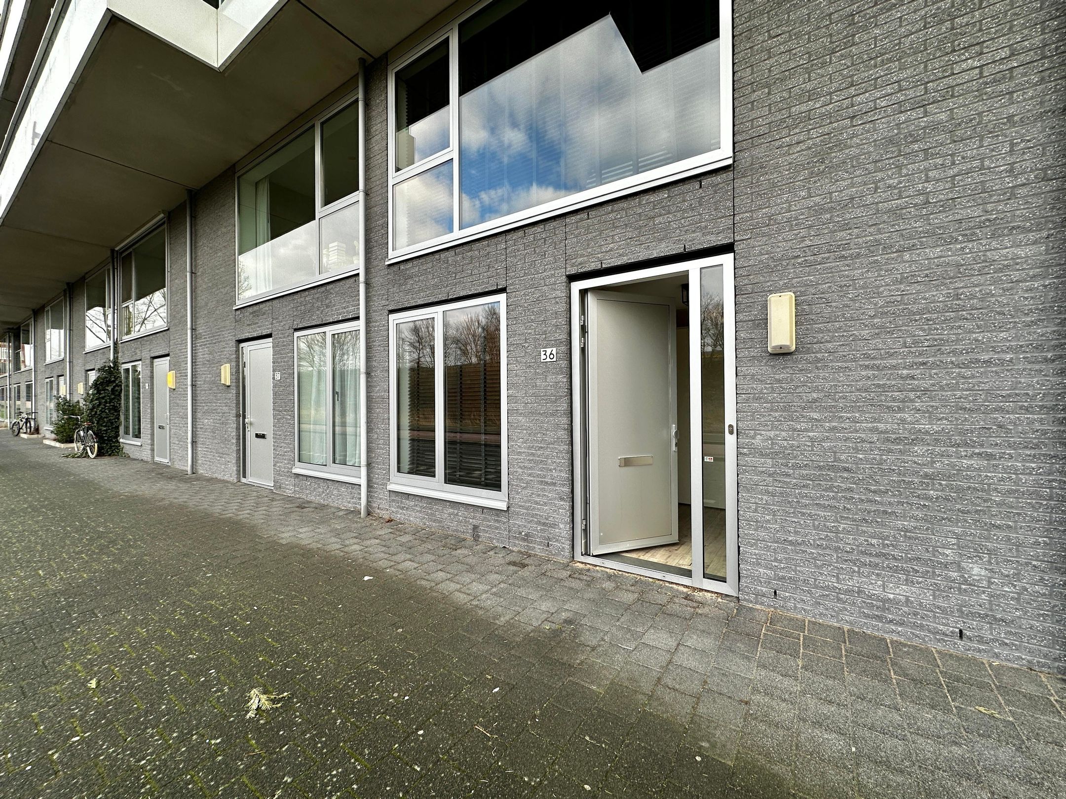 Foto 15 van Wim van Estlaan 38