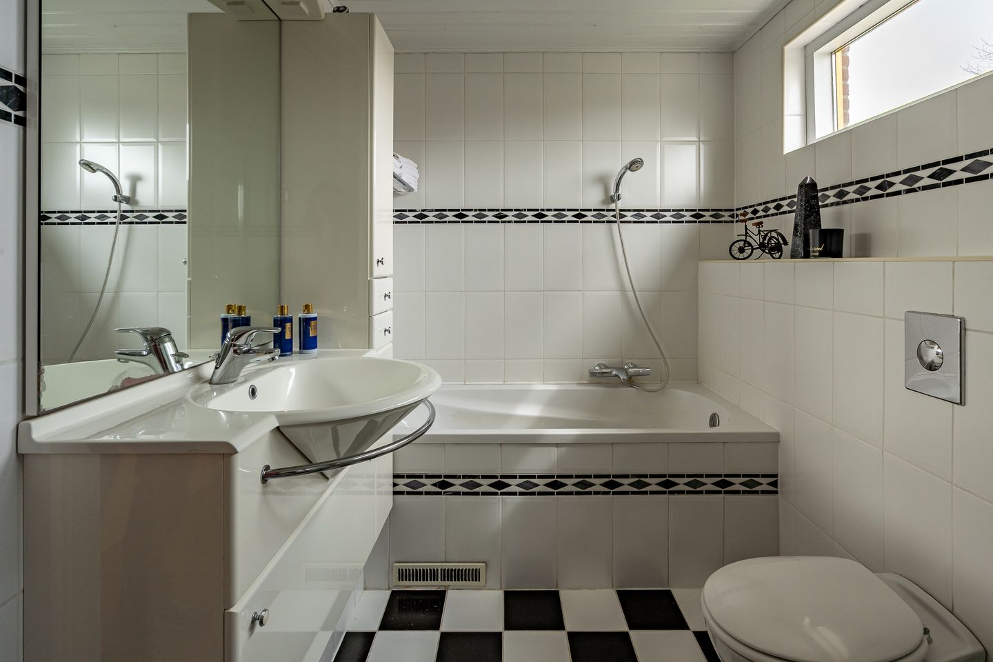 Foto 44 van Hogeweg 12-C