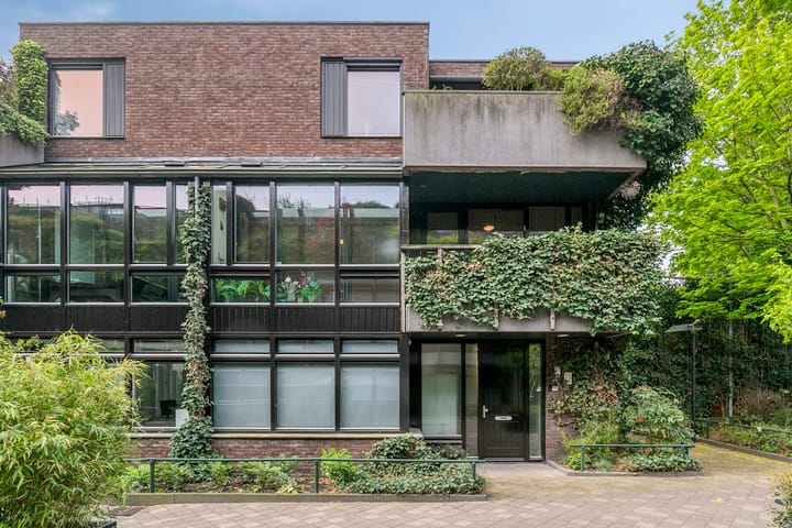 't College 20 main image