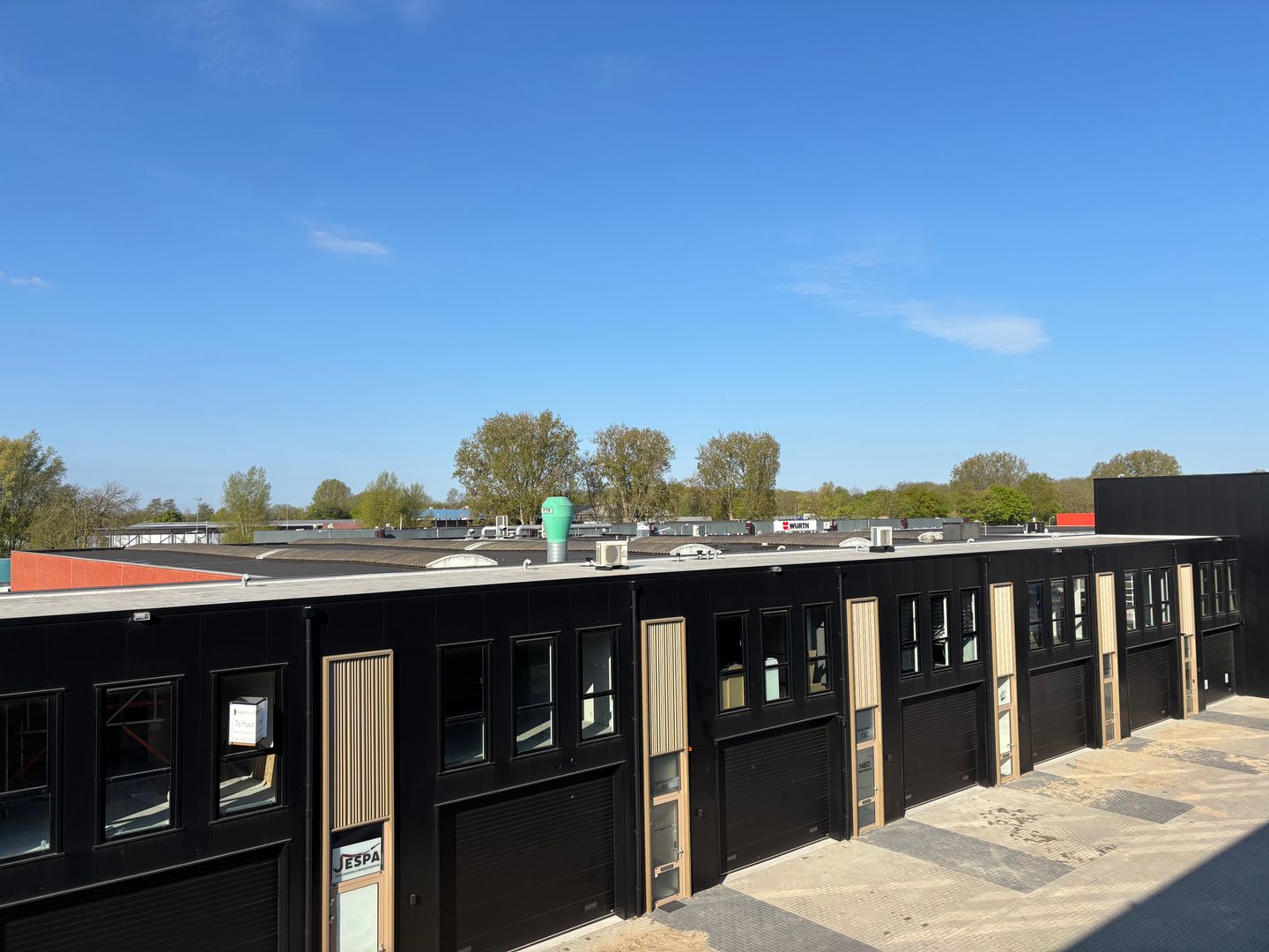 View photo 2 of Nevadadreef 17-G