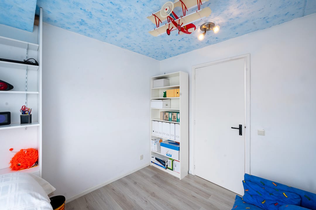 Multifunctional Villa with Living and Working Space in Spaarndam — 31