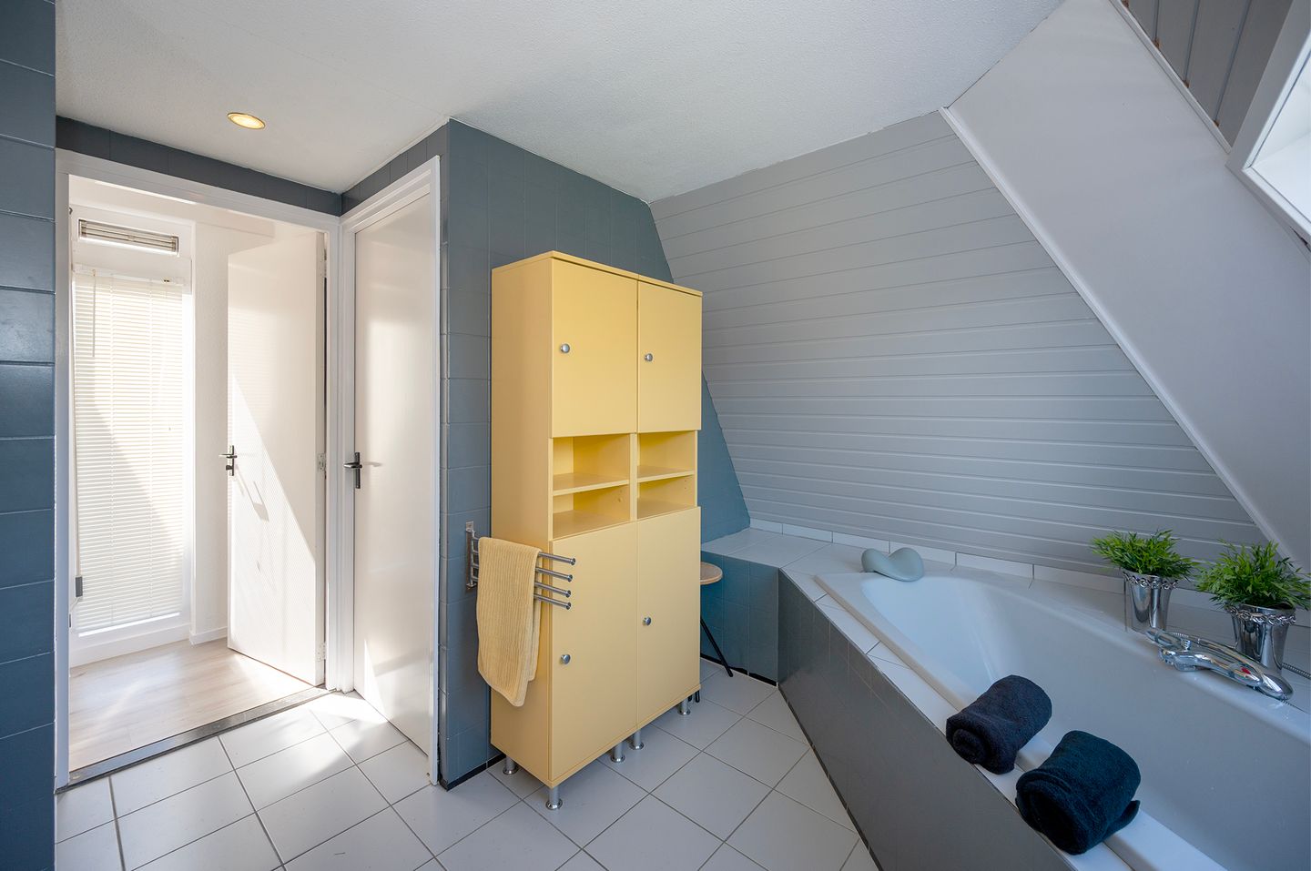 Multifunctional Villa with Living and Working Space in Spaarndam — 35