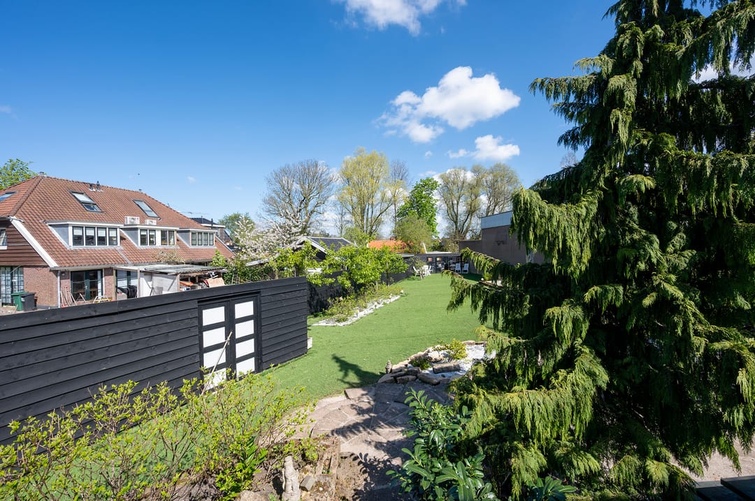 Multifunctional Villa with Living and Working Space in Spaarndam — 53