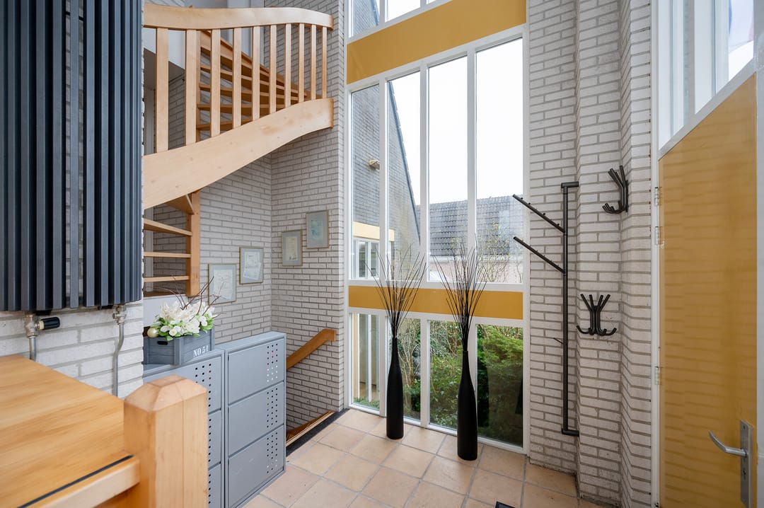 Multifunctional Villa with Living and Working Space in Spaarndam — 37