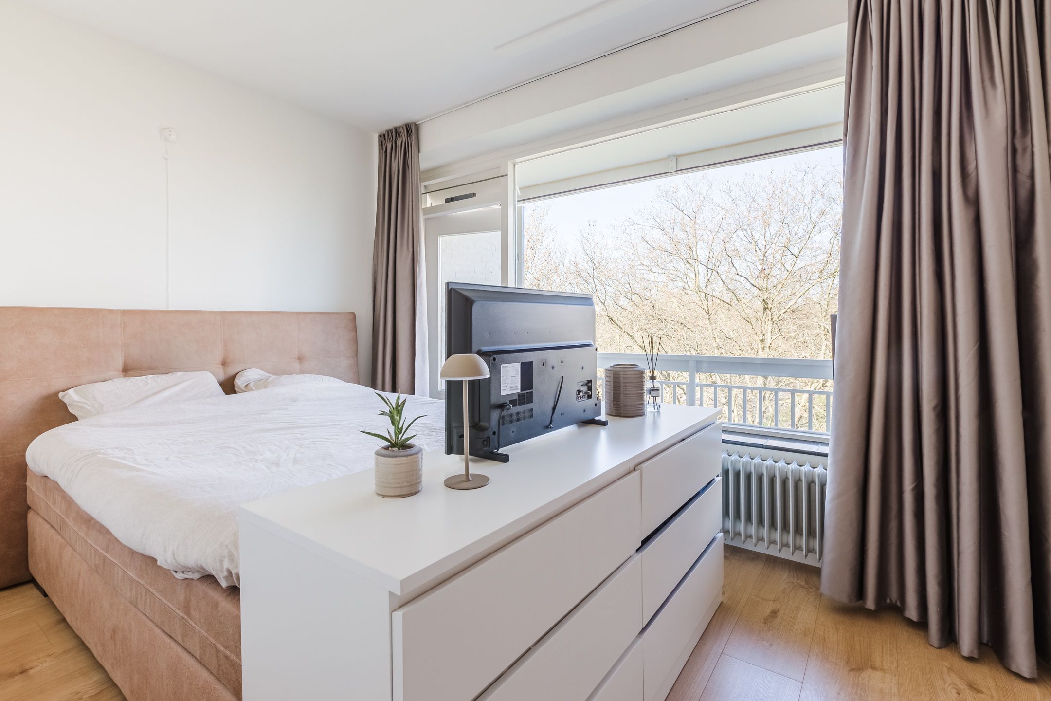 Light corner apartment with west-facing balcony in Buitenveldert — 18
