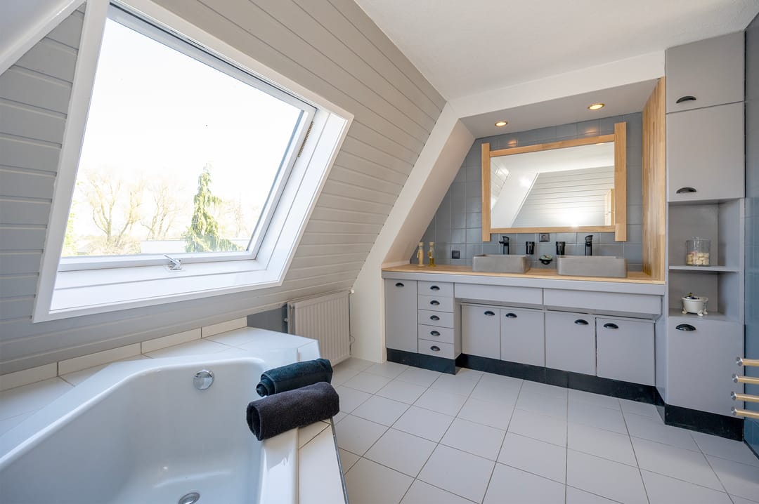 Multifunctional Villa with Living and Working Space in Spaarndam — 32