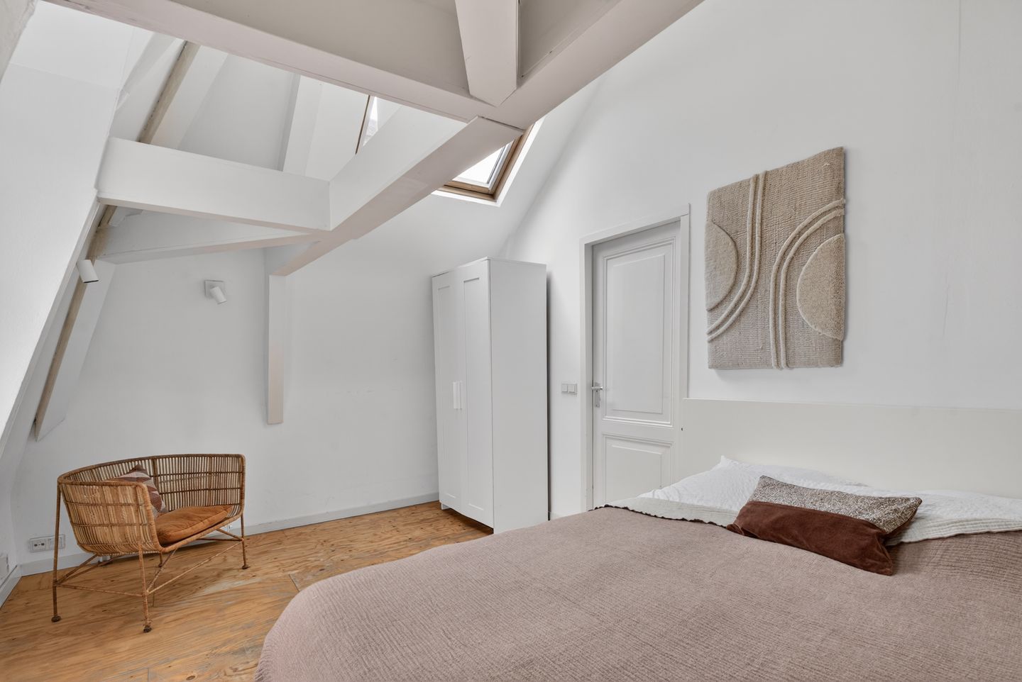 Photo 34 of Albert Cuypstraat 71-A3