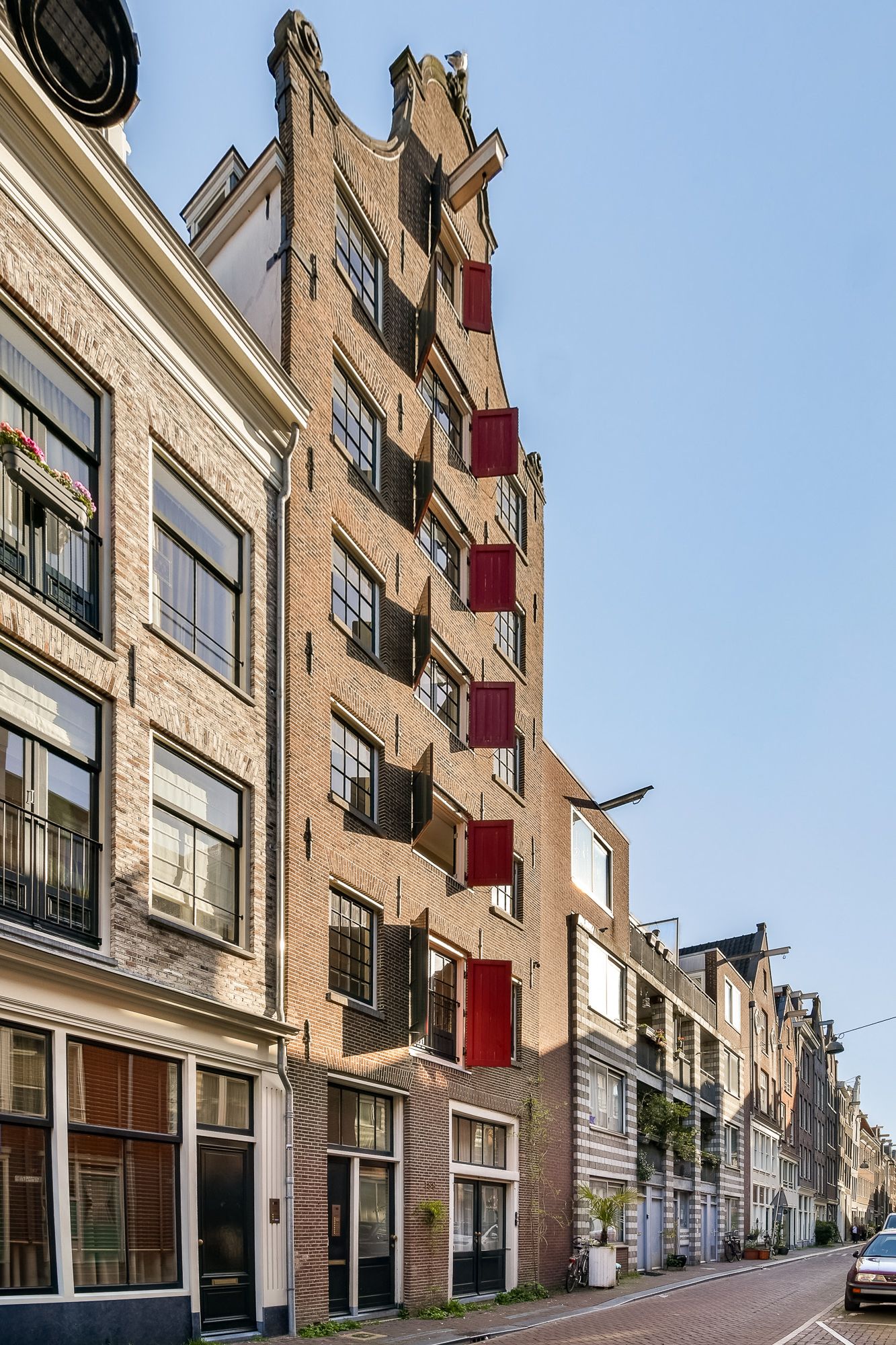 Photo 18 of Bloemstraat 188-E