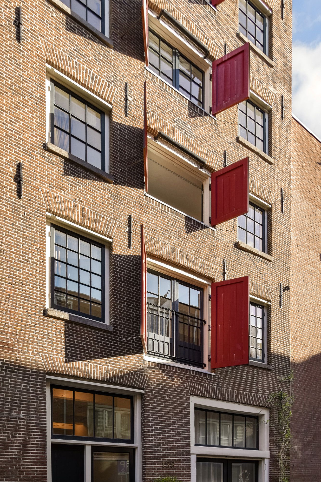 Photo 5 of Bloemstraat 188-E