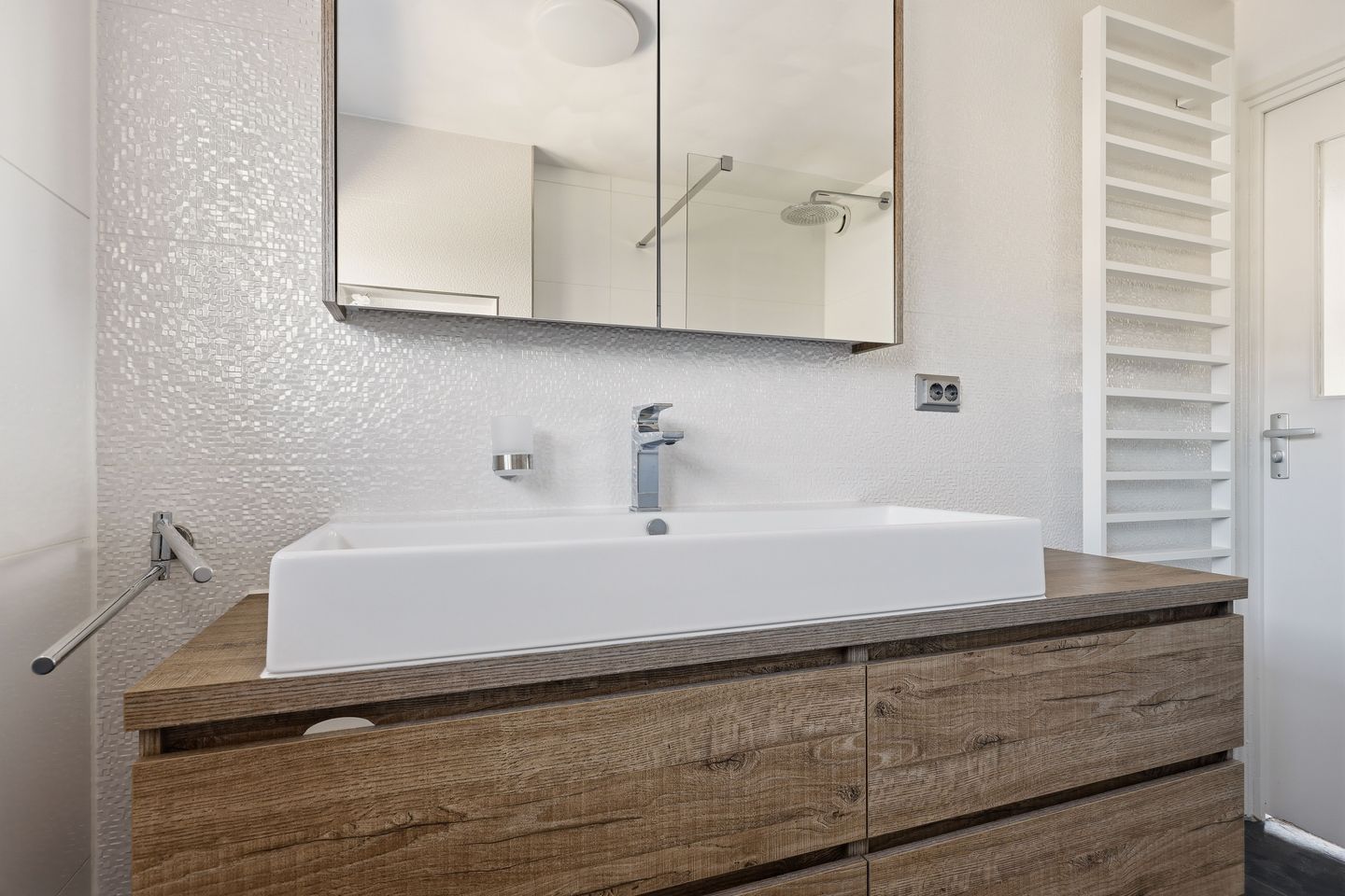 Bright terraced house with 4 bedrooms near IJmuiden beach and dunes — 25
