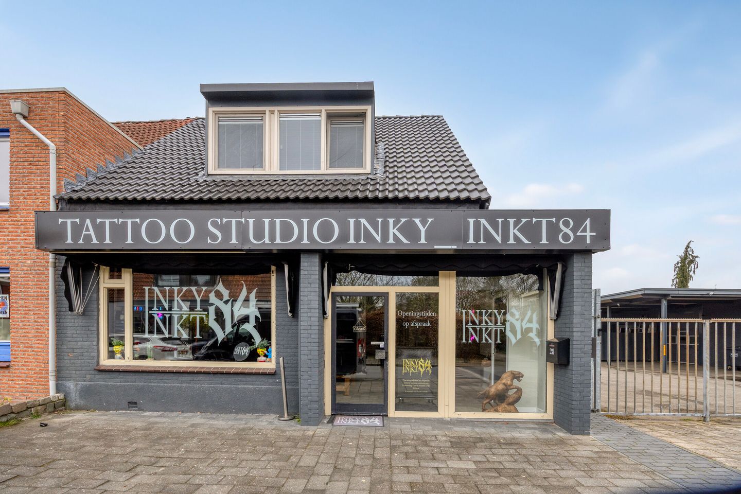 View photo 2 of Schipholtstraat 28