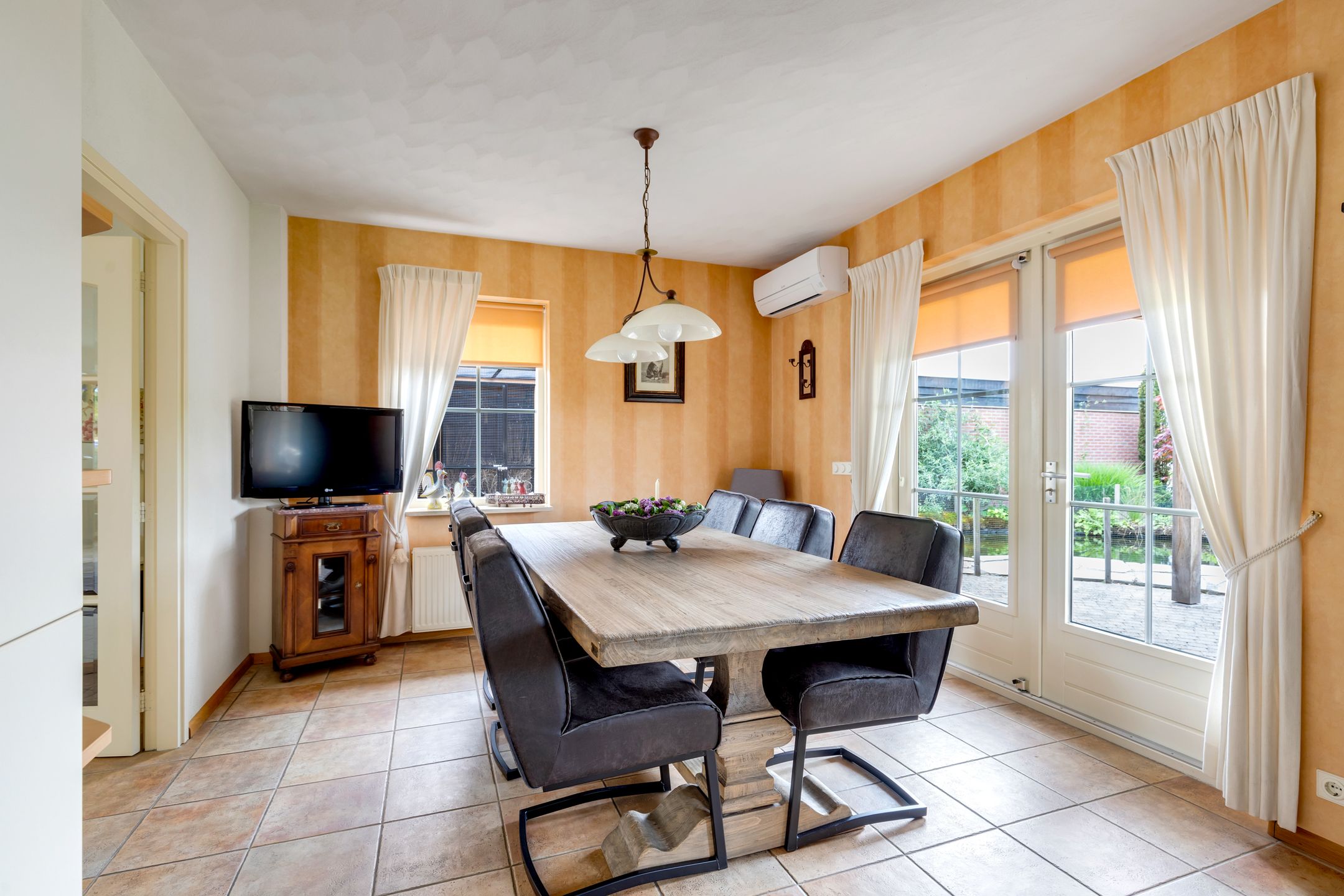 Foto 15 van Meester Folkertsstraat 29