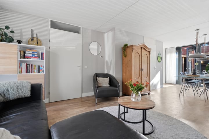 Foto 3 van Adriaen van de Vennestraat 2