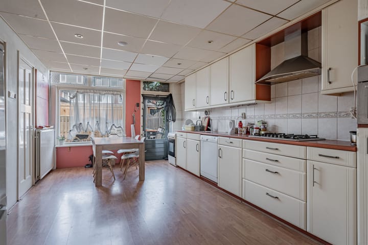 Photo 2 of Wijkerstraatweg 275