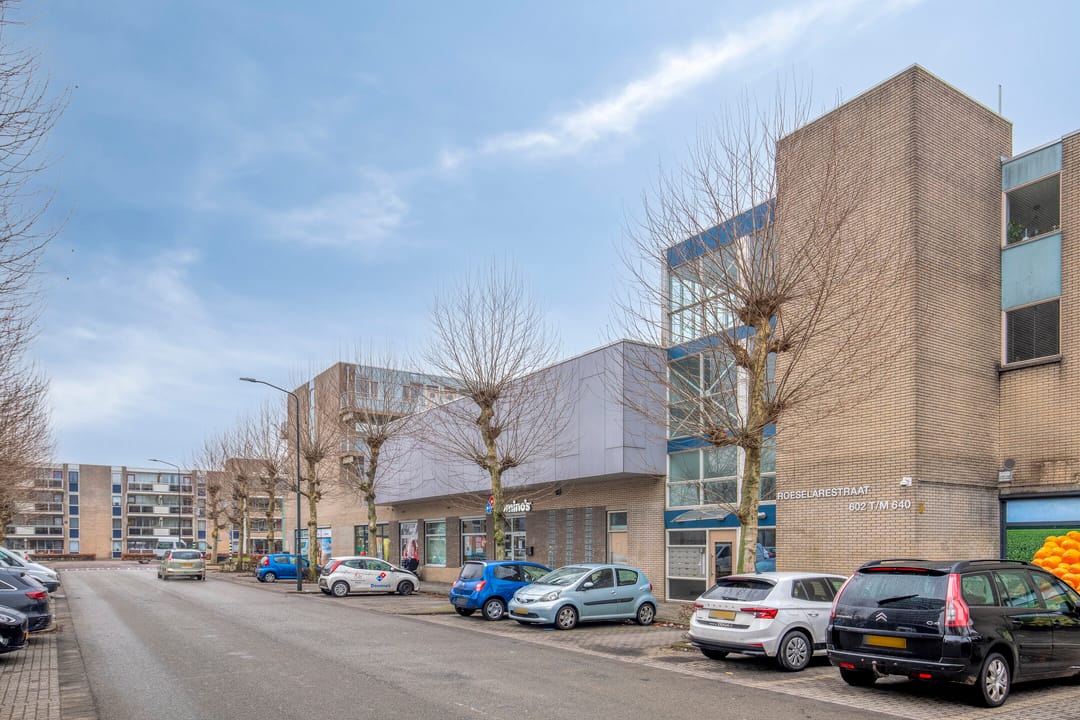 Foto 28 van Roeselarestraat 612