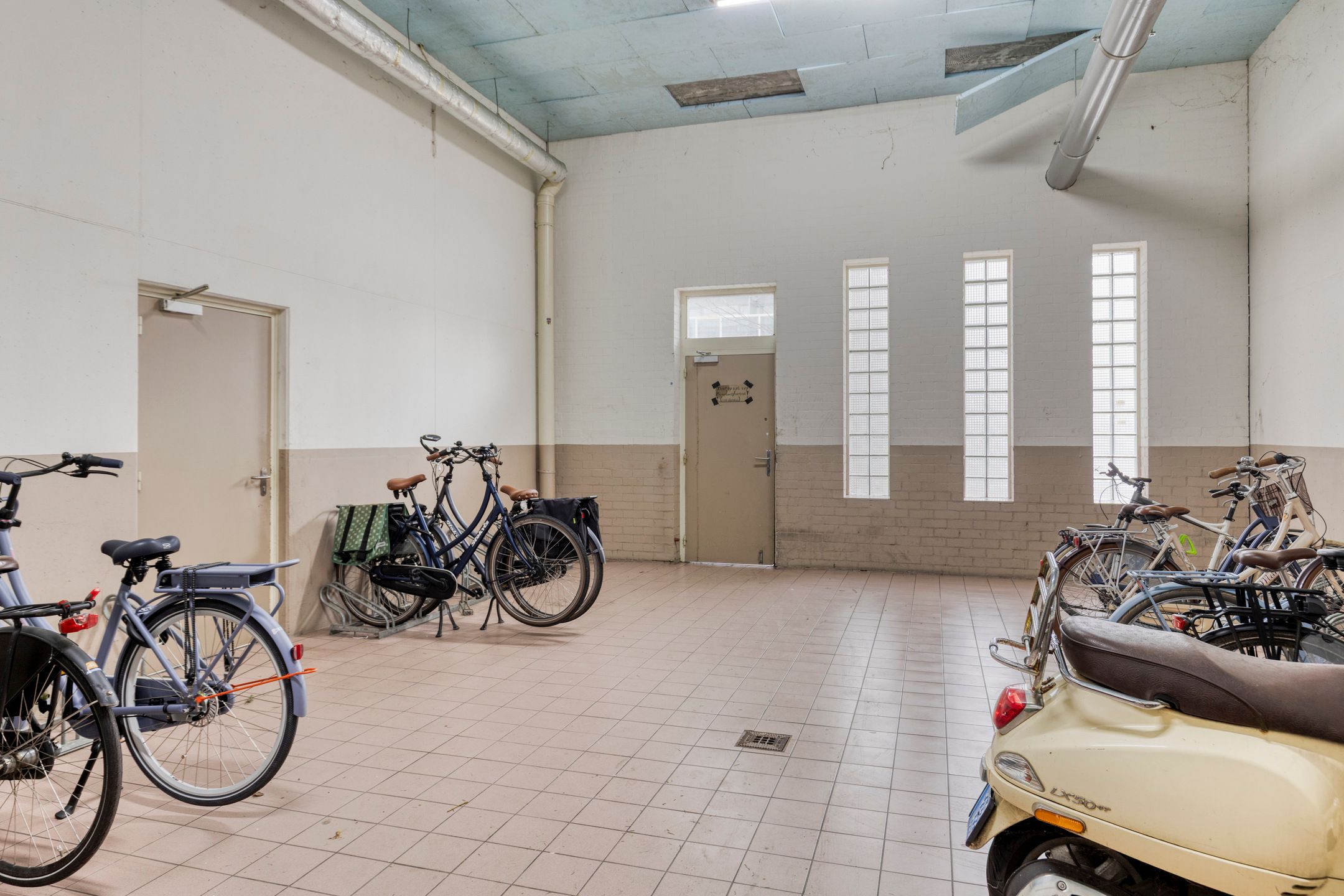 Foto 27 van Roeselarestraat 612