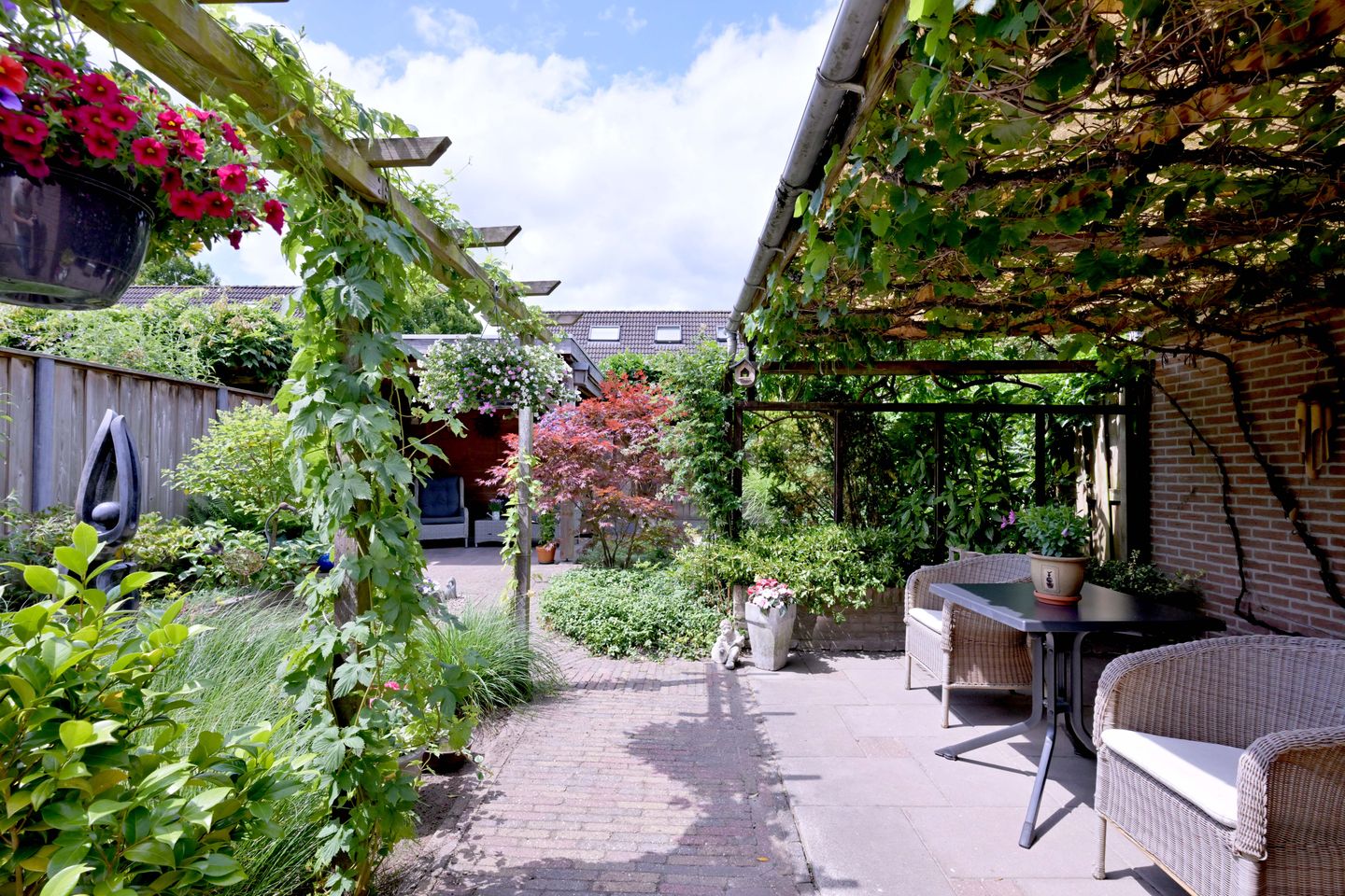 Semi-detached house with beautiful garden and garage in Schalkhaar — 29